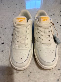 Reebok sneakers -size 8