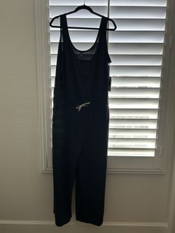 Vuori Women’s Jumper - Size Xl