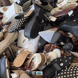Woman’s mixed Shoes pallets
