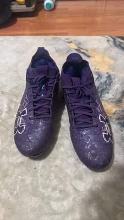 Sports cleats