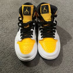 Jordan 1 Mid University Gold
