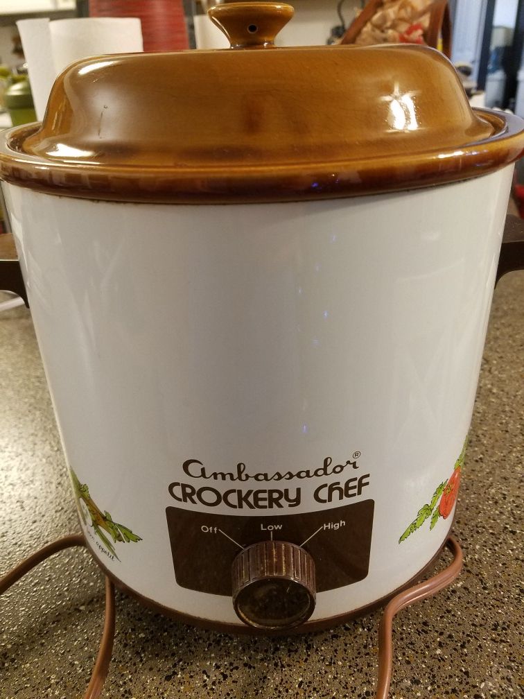 Round crock pot slow cooker