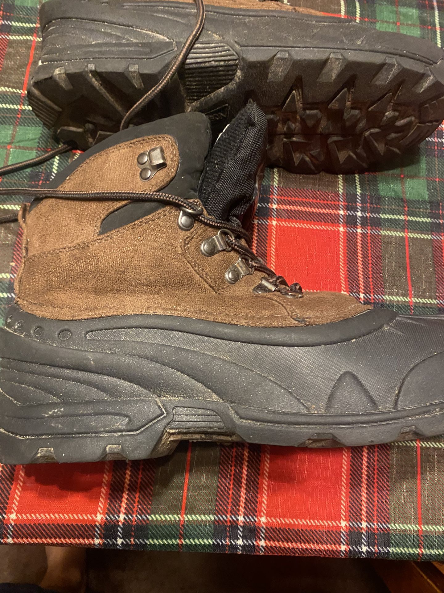 Itasca Men’s Snow Boots Size 9
