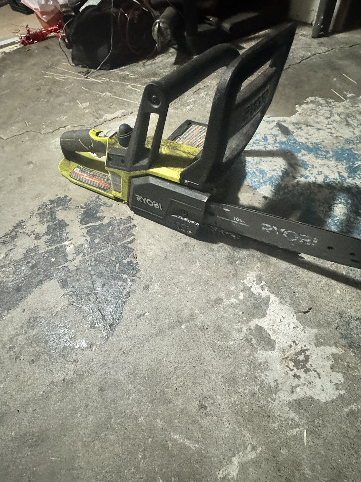 Chainsaw 10 In $ 100 No Batteries