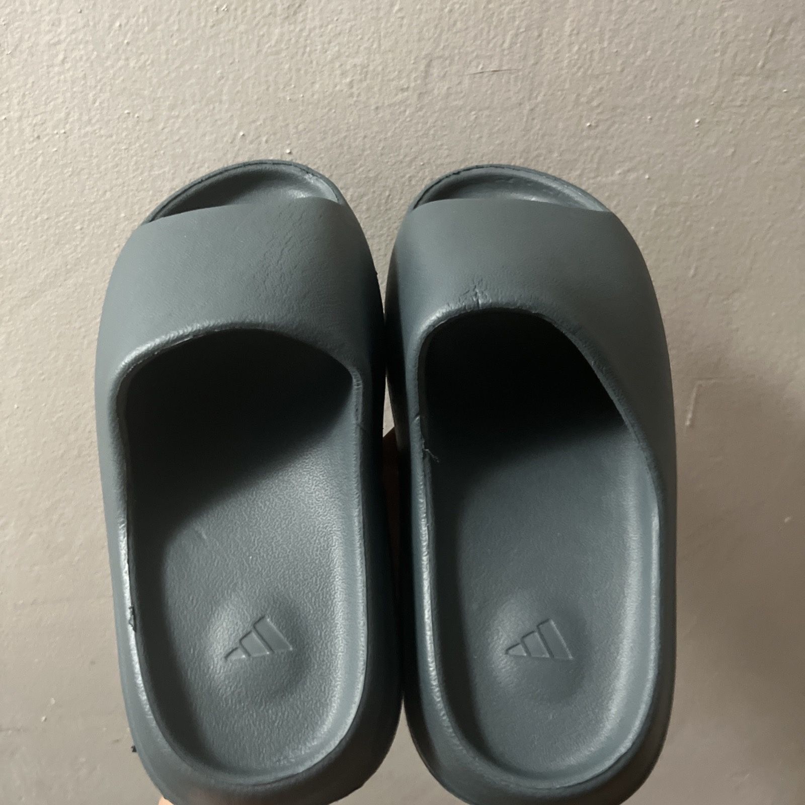 Affordable Yeezy Slides, Color Grey Size 10 In Men