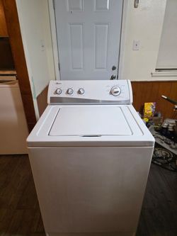 AMANA MADE BY WHIRPOOL WASHER GOOD CONDITION CLEAN AND DESINFECTED DELIVERY AVAILABLE FOR EXTRA FEE