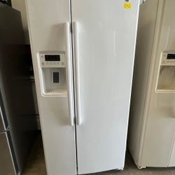 GE® 23.0 CU. FT. SIDE-BY-SIDE REFRIGERATOR
