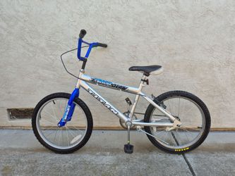 Titan Tomcat 20" inch BMX Bike for Kids age 6 -14. Ready to Ride!!! Hand brake and Coaster brake.
