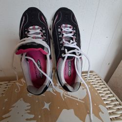 Sketchers- Women's Size 8 1/2