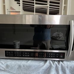 Samsung microwave 2.1cu Over-the-range