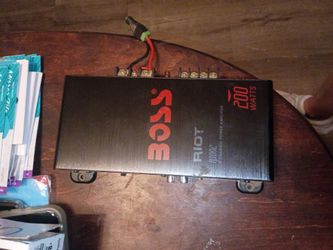 Boss Riot Rl002 2 channel power amplifier 200 watts