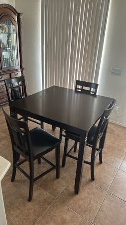Dining Table With 4 Chairs 