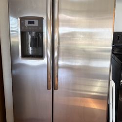 GE Stainless Steel Refrigerator 
