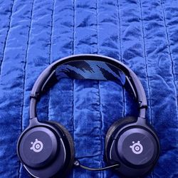 SteelSeries Arctis Nova 7P Wireless