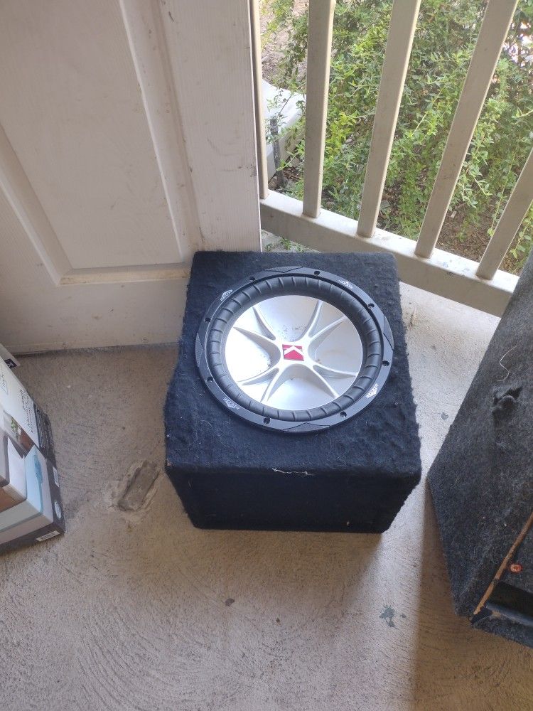 Speakers Boombox And A Receiver $275