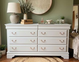 Refinished solid wood 8 drawer dresser