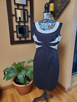 WORTHINGTON BLACK & WHITE SLEEVELESS DRESS!