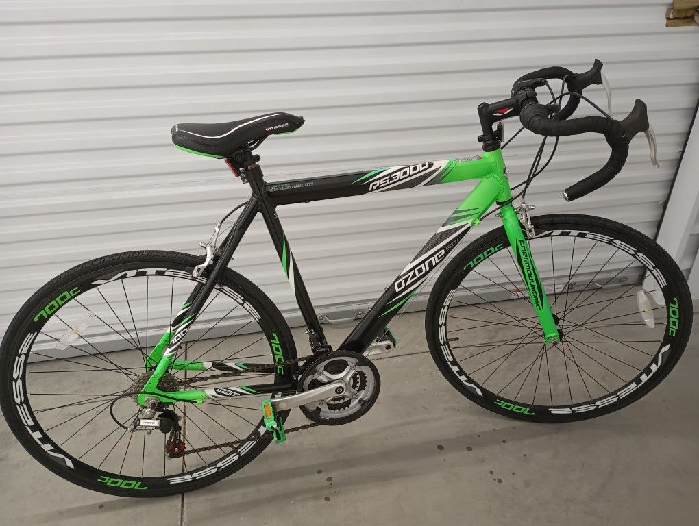 Vitesse Ozone 500 Men's RS3000 21 Speed Bike
