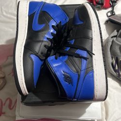Jordan 1 Mid Gs Hyper Royal Blues 