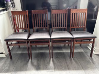 4 Foldable Dining Chairs