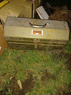Vintage Park Metal Tool Box