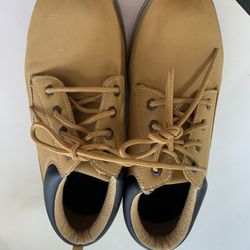 LADIES SIZE 9 CASUAL SHOES