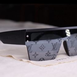 Black Louis Vuitton sunglasses (LV Print)