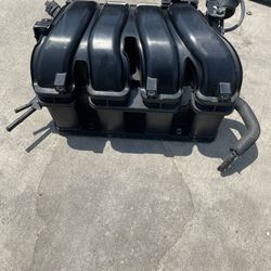 Intake manifold from 2013 hyundai sonata USED AS IS
