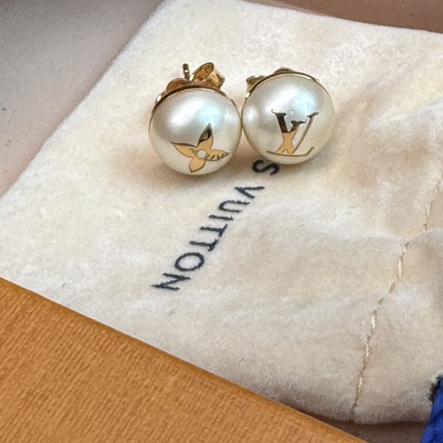 Authentic louis vuitton mixed media pearl earrings 