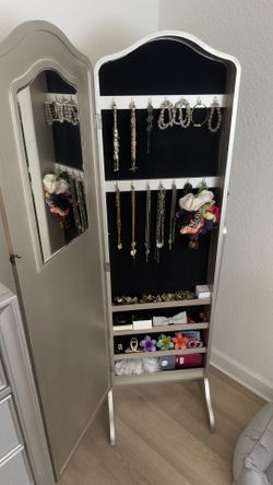 Jewelry Furniture