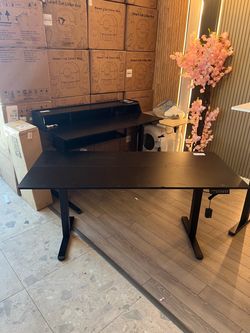 63’’ Standing desk black Electric height adjusting Phoenix delivery