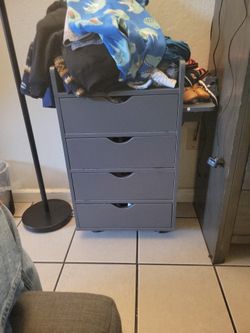 4 Cabinet