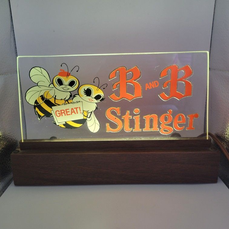 Vintage 1950s B and B Stinger Lighted Bar Sign Glass & Wood Working Condition