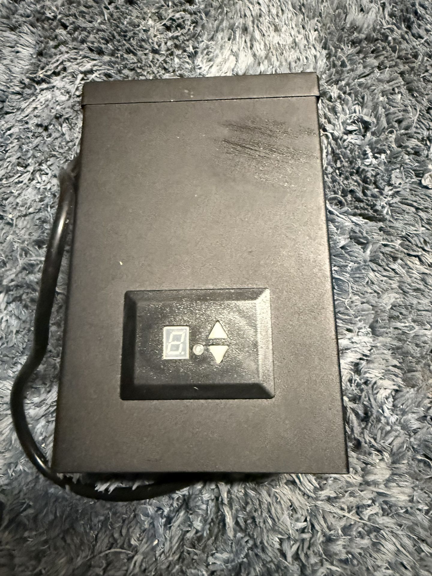 12 volt, 200 watt max transformer, indoor/ outdoor.