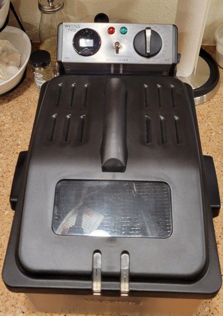 Fry daddy plus electric deep fryer for Sale in Fountain Valley, CA - OfferUp