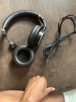 Wireless Headphones & 6FT Aux Cord