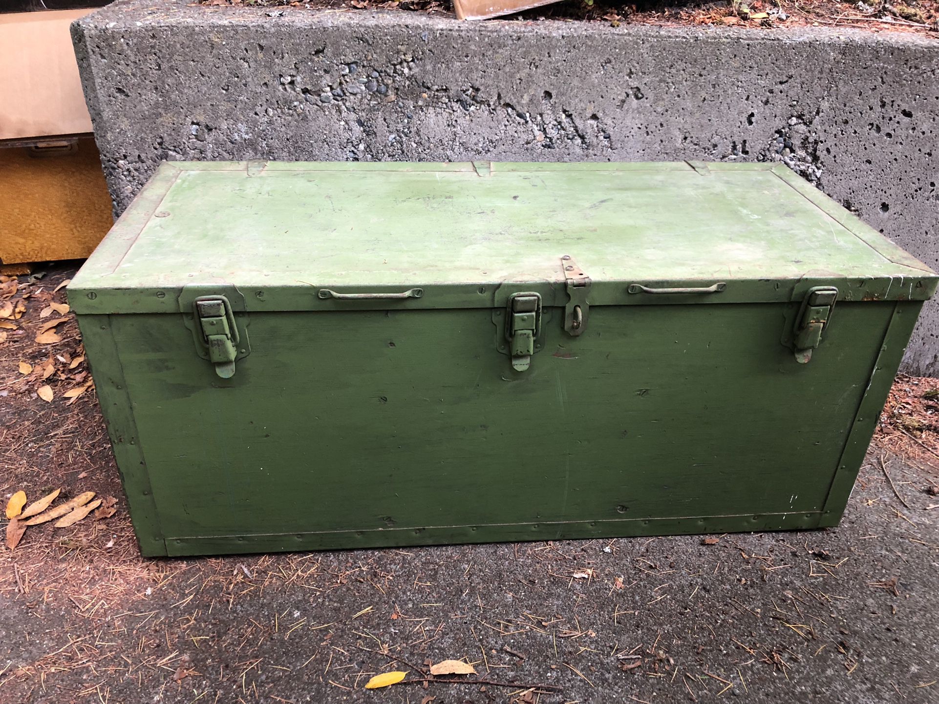 Vintage MILITARY 1943 Demolition Squad Chest Trunk U. S. ARMY for