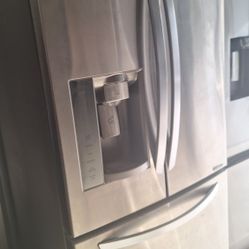 LG Used 27"inch French Door Whit Warranty Refrigerator 