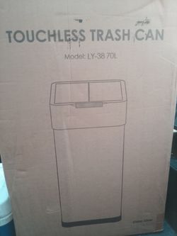 Free standing trash can opens automaticlly