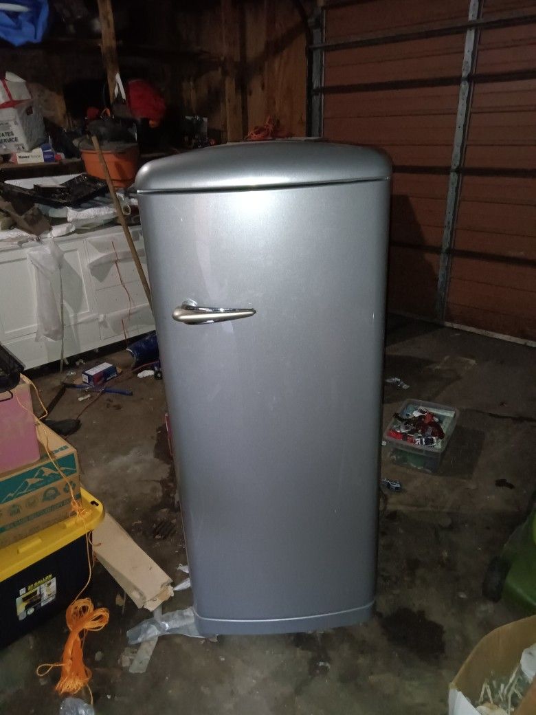 Small Refrigerator With Freezer