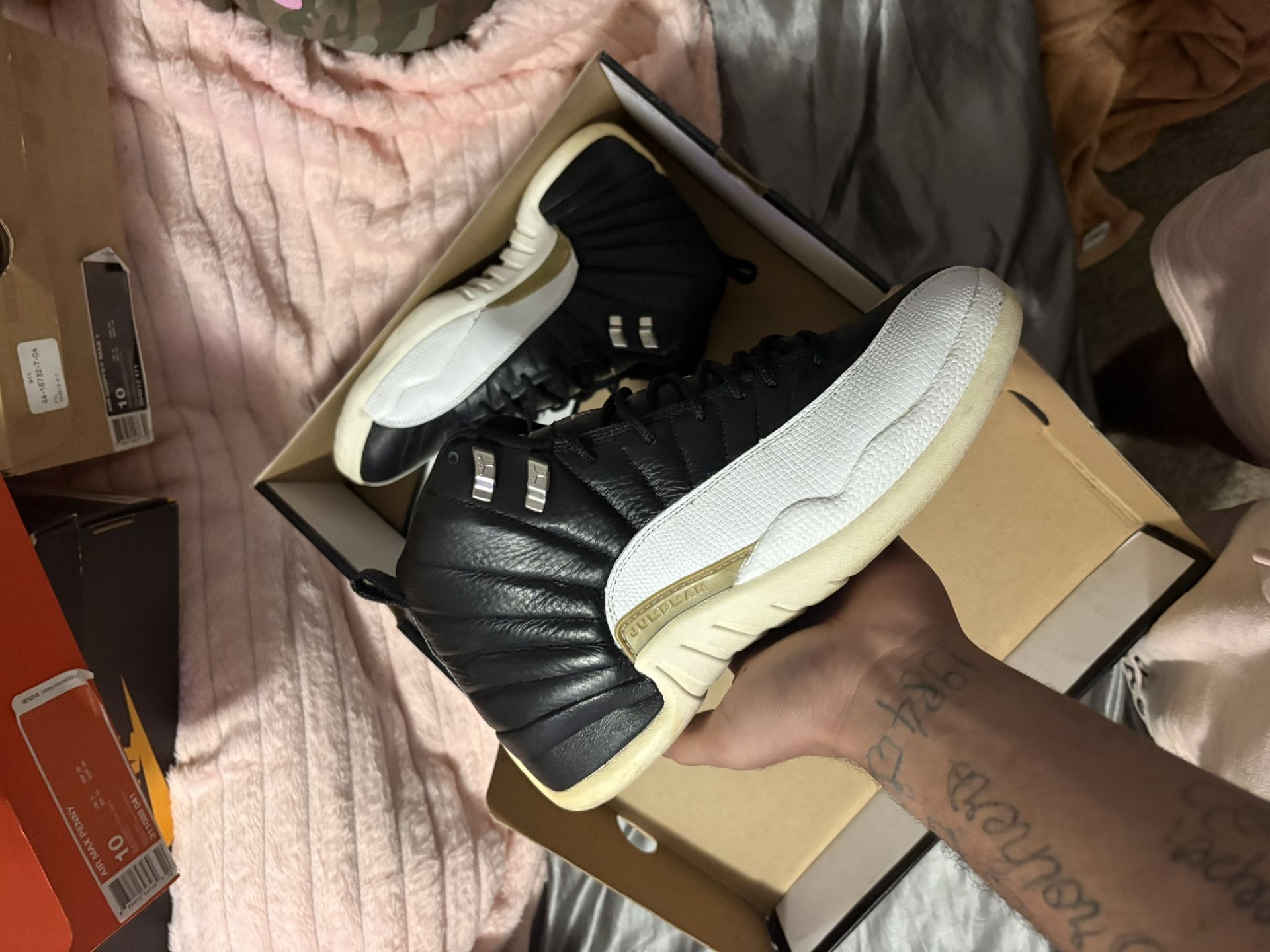 jordan 12s size 9.5