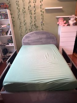 Full size bed