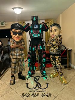 ROBOTS  & PERSONAJES 