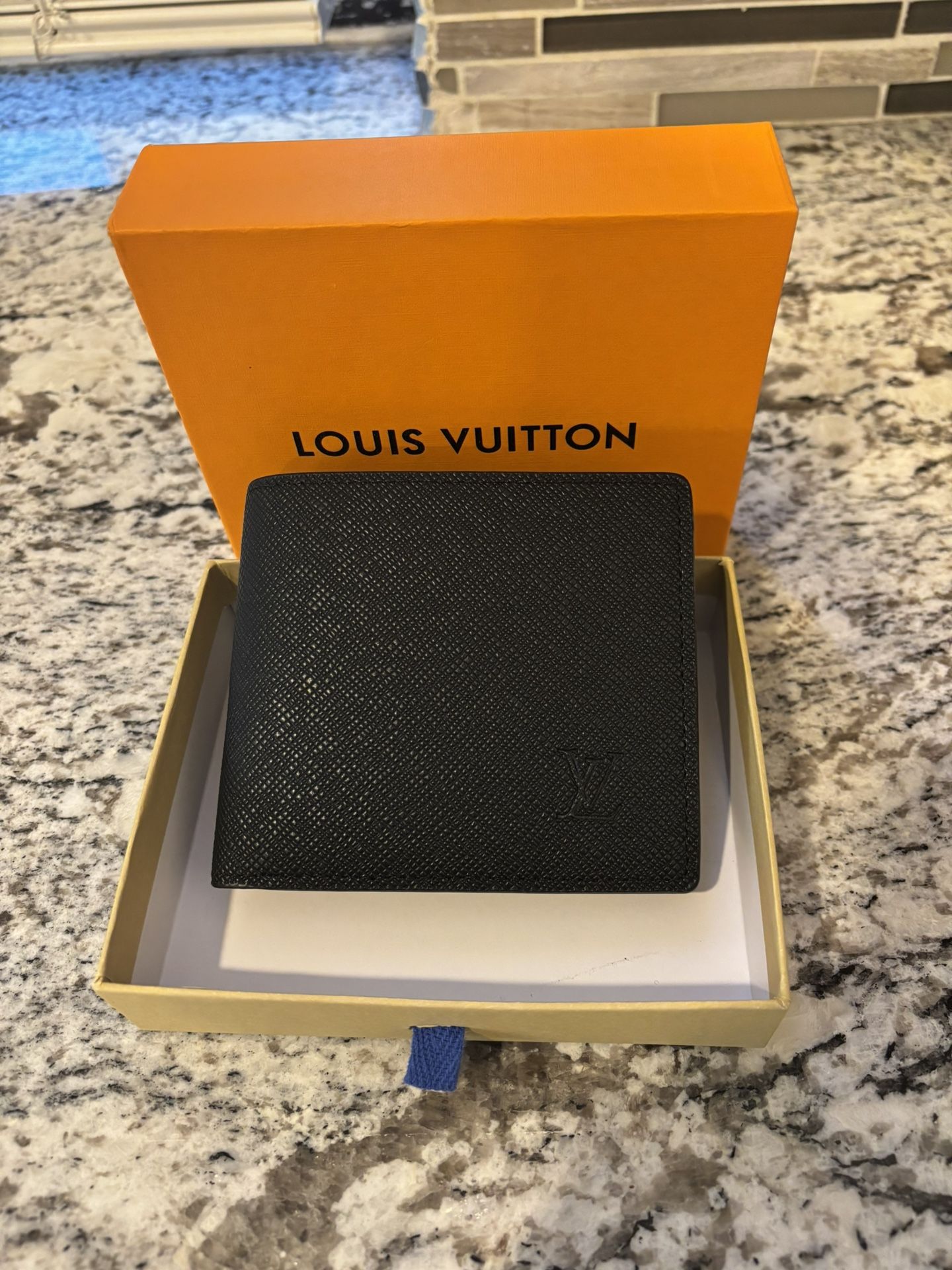 Taiga Slender Wallet Black LV Wallet!
