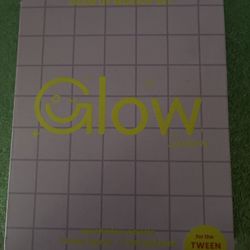 Glow Glam Up Makeup Set Eyeshadow Body Sprays Nail Polish Kit