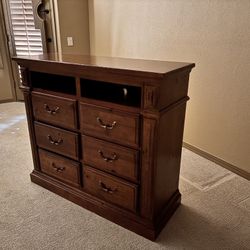 6-Drawer Dresser