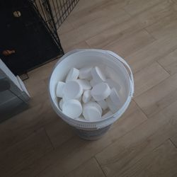 Chlorine pool tablets