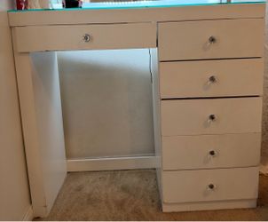 Vanity table