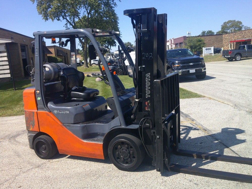 2019 6K LB Capacity Toyota Forklift 