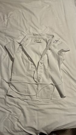 Hollister Short Sleeve Flyaway Ruffle Shirt